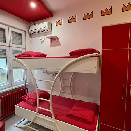 Auberge de jeunesse Pop Art à Belgrade Extérieur photo