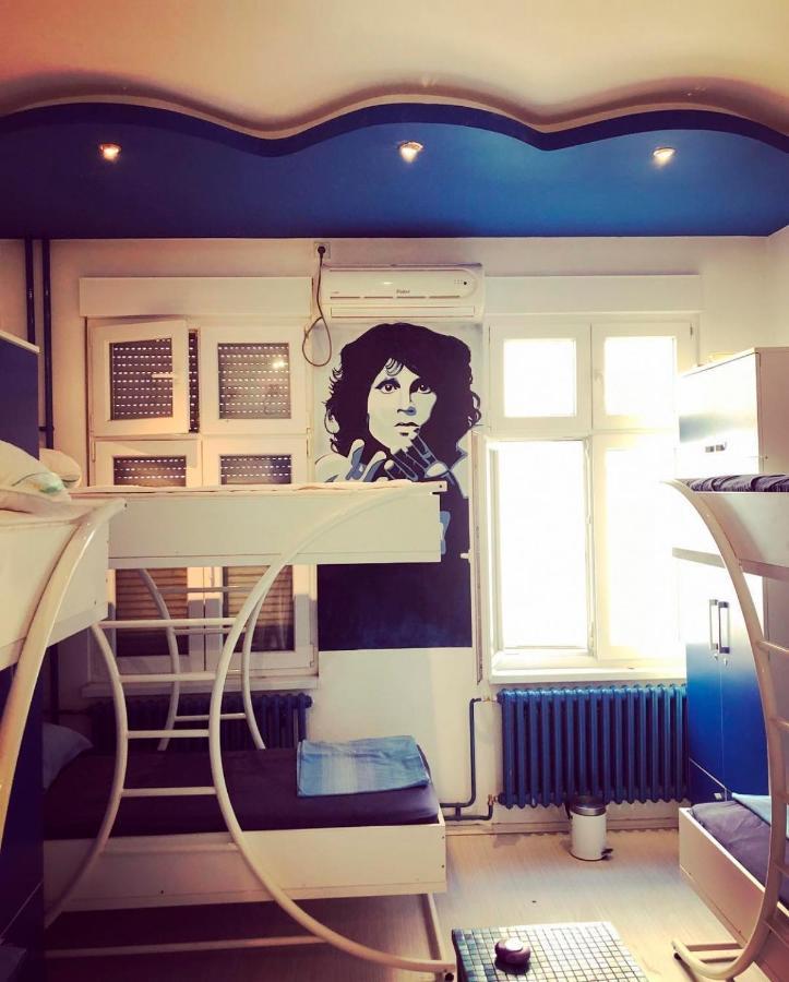 Auberge de jeunesse Pop Art à Belgrade Extérieur photo