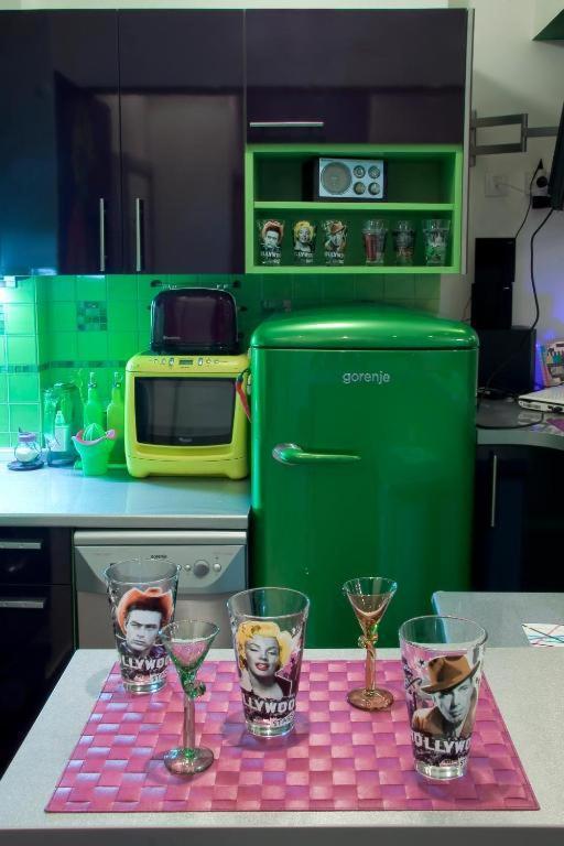 Auberge de jeunesse Pop Art à Belgrade Extérieur photo