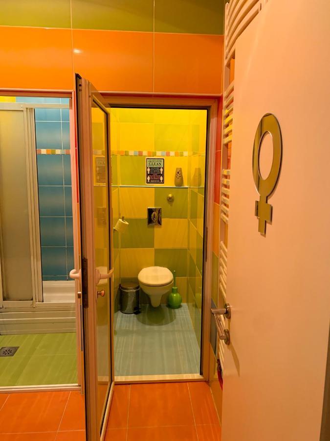 Auberge de jeunesse Pop Art à Belgrade Extérieur photo