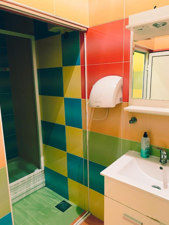 Auberge de jeunesse Pop Art à Belgrade Extérieur photo