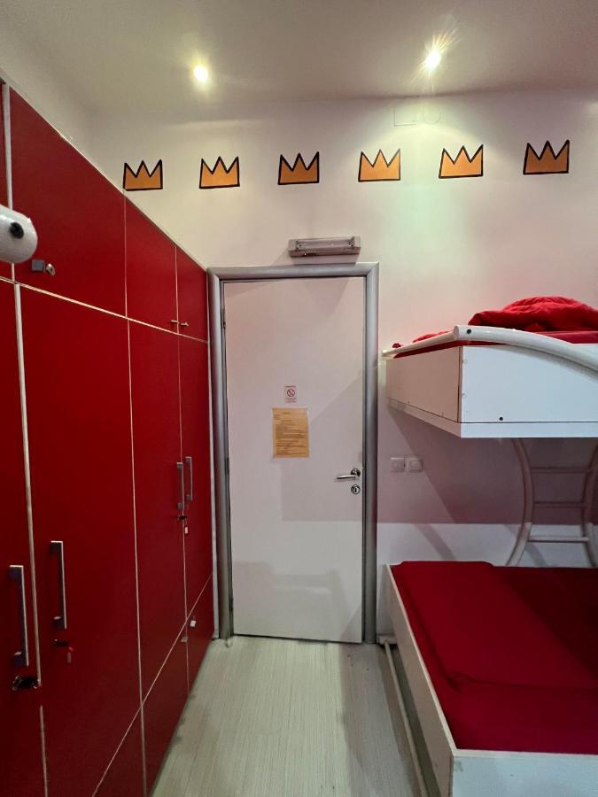 Auberge de jeunesse Pop Art à Belgrade Extérieur photo