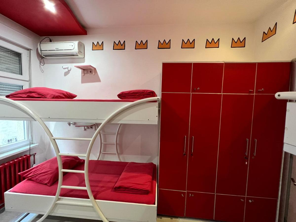 Auberge de jeunesse Pop Art à Belgrade Extérieur photo