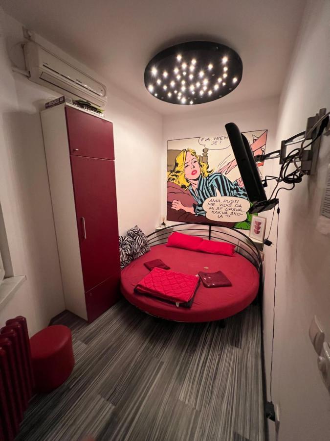 Auberge de jeunesse Pop Art à Belgrade Extérieur photo